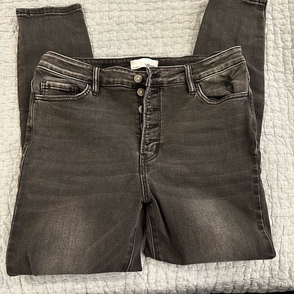 Vervet Women's Black Jeans, skinny fit.
